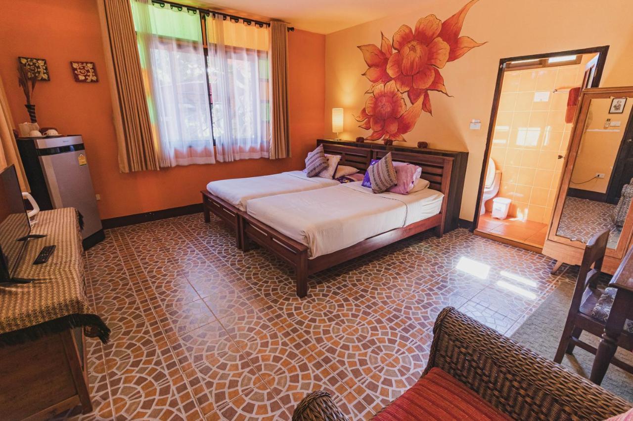 Joy'S House & Tour Bed & Breakfast Chiang Mai Exterior photo